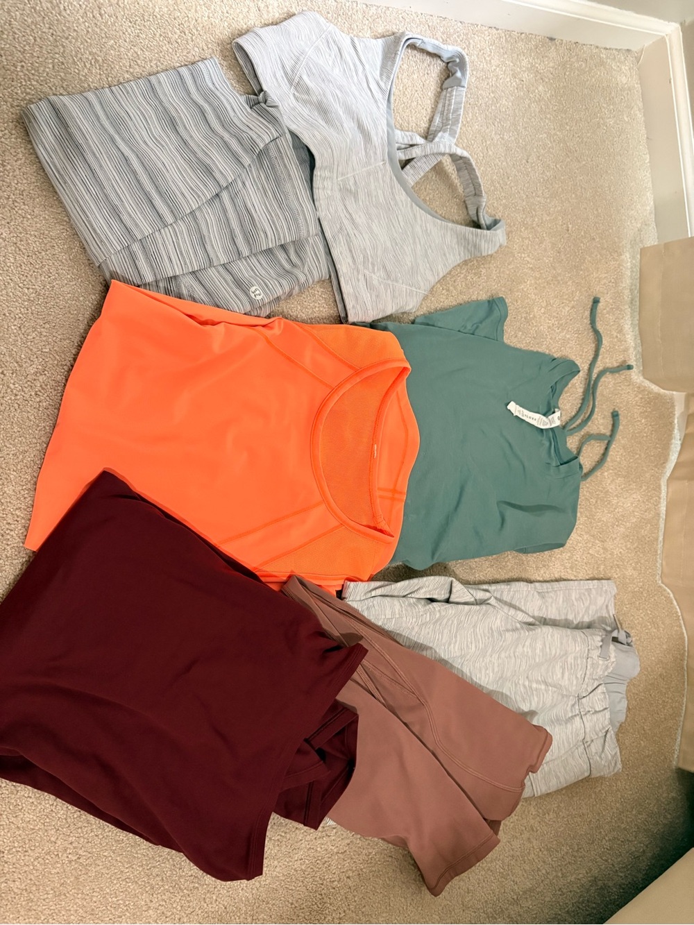 Lululemon workout bundle size 6